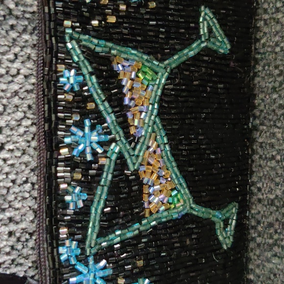 Liz Claiborne nwt beaded wristlet - Picture 2 of 3